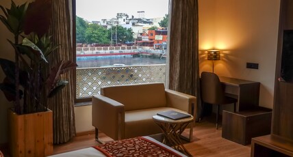 Hotel Dayal Tower Room Type - Club Room with Durga Kund View