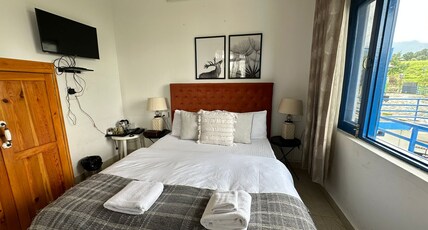 Bir High - A Boutique Property Room Type - Deluxe Queen Room