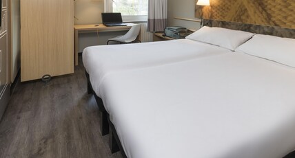 ibis Tilburg Room Type - Comfortable Standard Room with two single beds