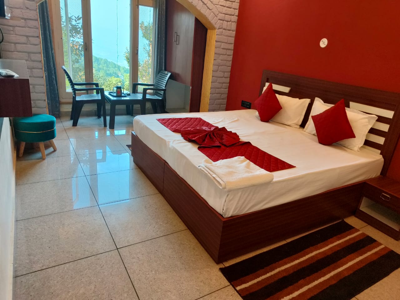 Golden Himalaya Homestay Villa - Tap to explore photos