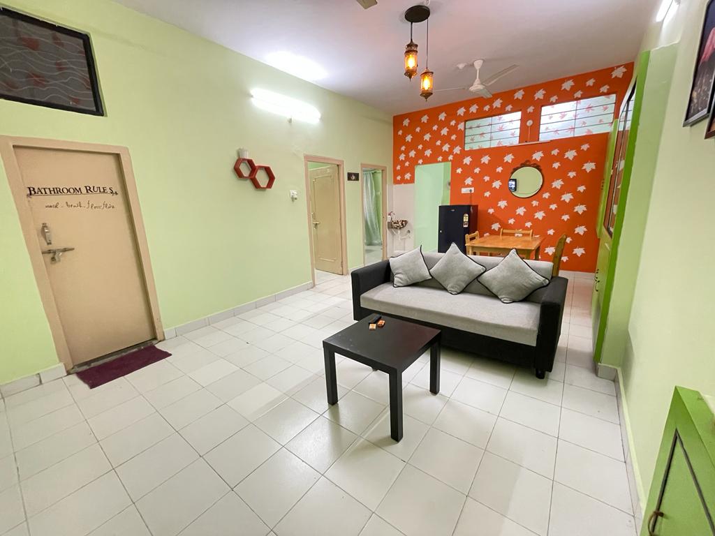 Beautiful 2bhk with high speed internet & WiFi ups - Tap to explore photos