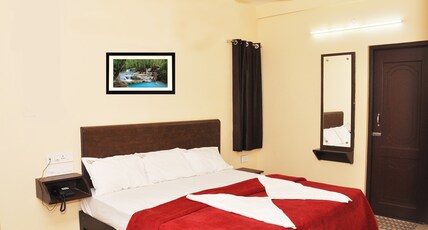 Hotel RR Lodge Room Type - Deluxe A/c Double