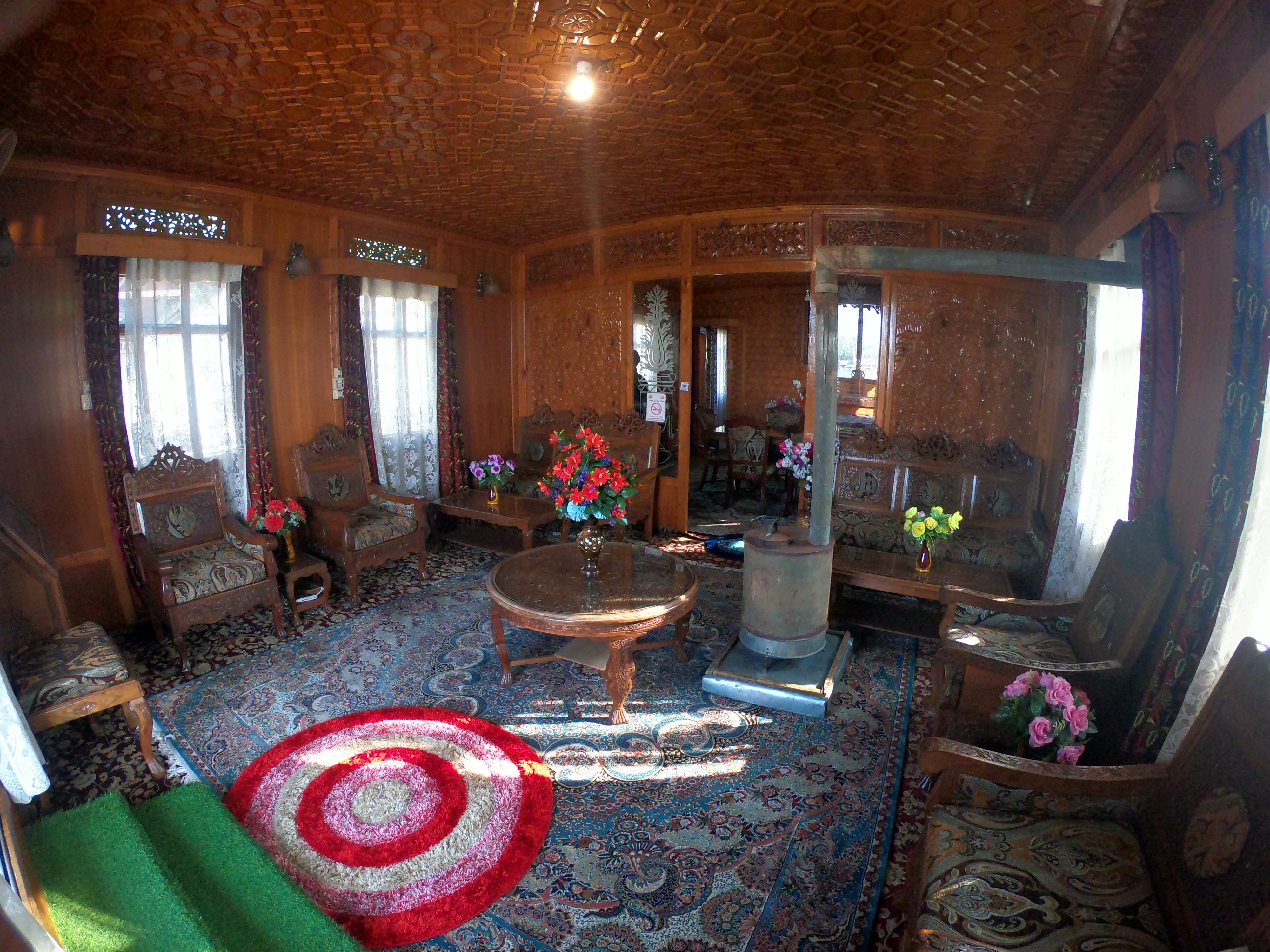 Goona Palace Group of Houseboats - Tap to explore photos