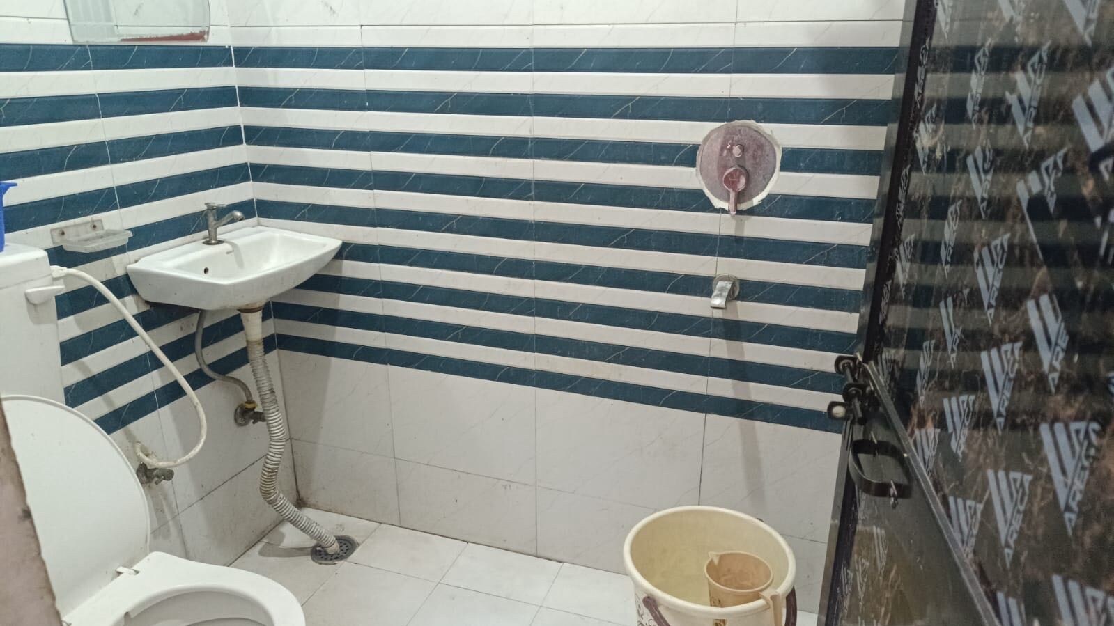 Hotel O LAXMI PAYING GUEST HOUSE - Tap to explore photos