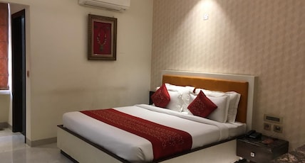 Hotel MB Plaza Room Type - Deluxe Room Hotel MB Plaza Room Type - Deluxe Room