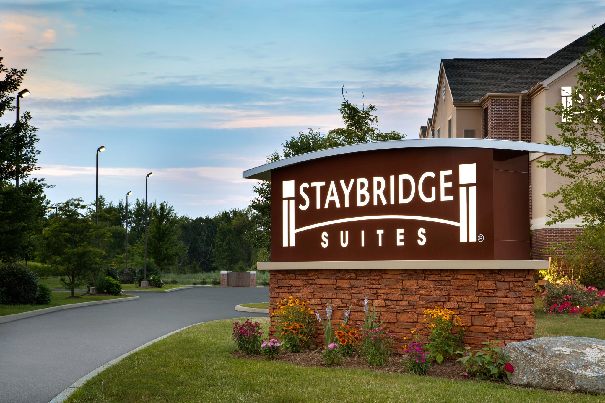 Staybridge Suites AKRON-STOW-CUYAHOGA FALLS - Tap to explore photos