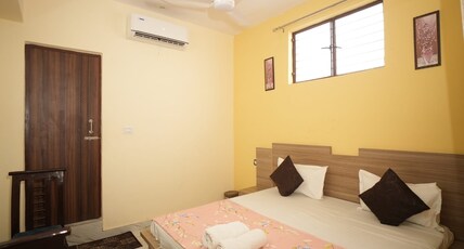 Hotel Amrit Palace Room Type - Deluxe King