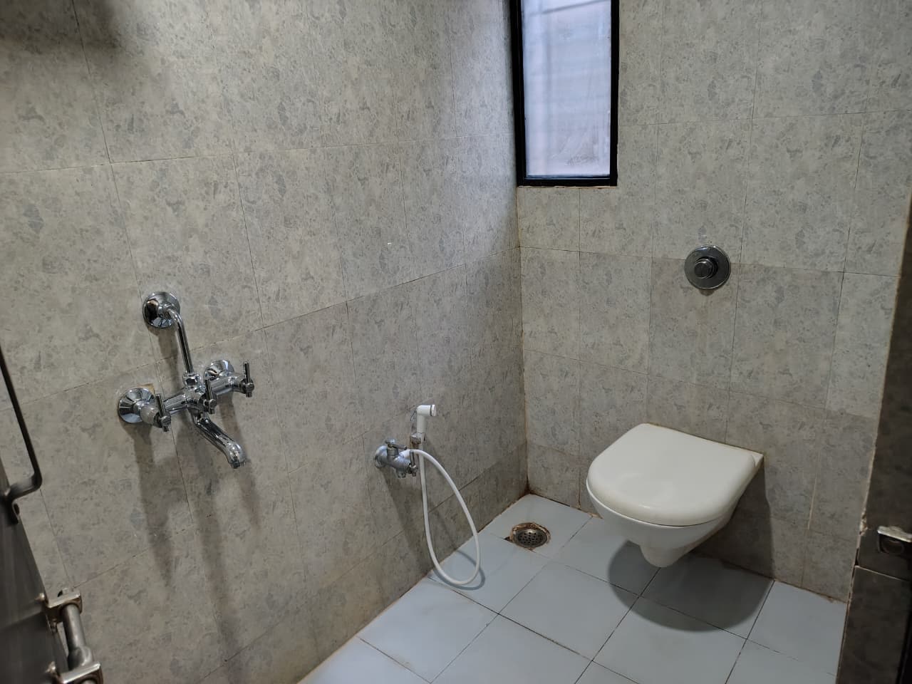 Hotel Sai Arya, Wardhaa - Tap to explore photos