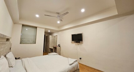 Hotel Gulab (Pure Veg Restaurant) Room Type - Deluxe Room With Heating Blanket