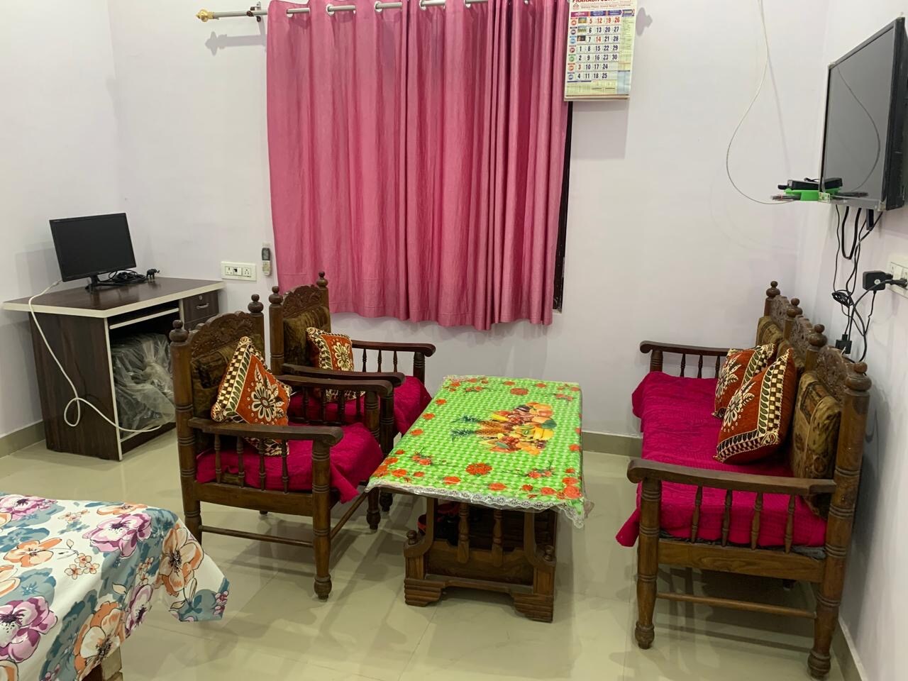 The Raghuvanshi Homestay - Tap to explore photos