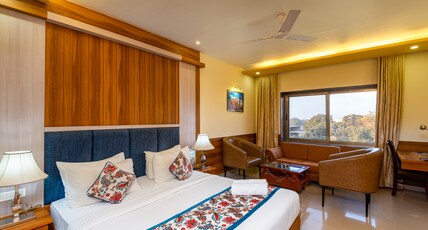Hotel Kaushal International Room Type - Deluxe Room