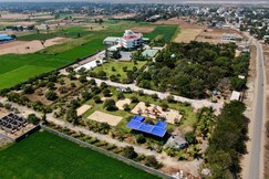 Nalluri Garden Resort