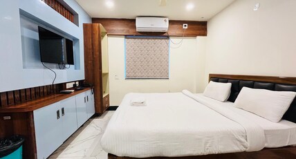 Maa Gouri Central Room Type - Deluxe