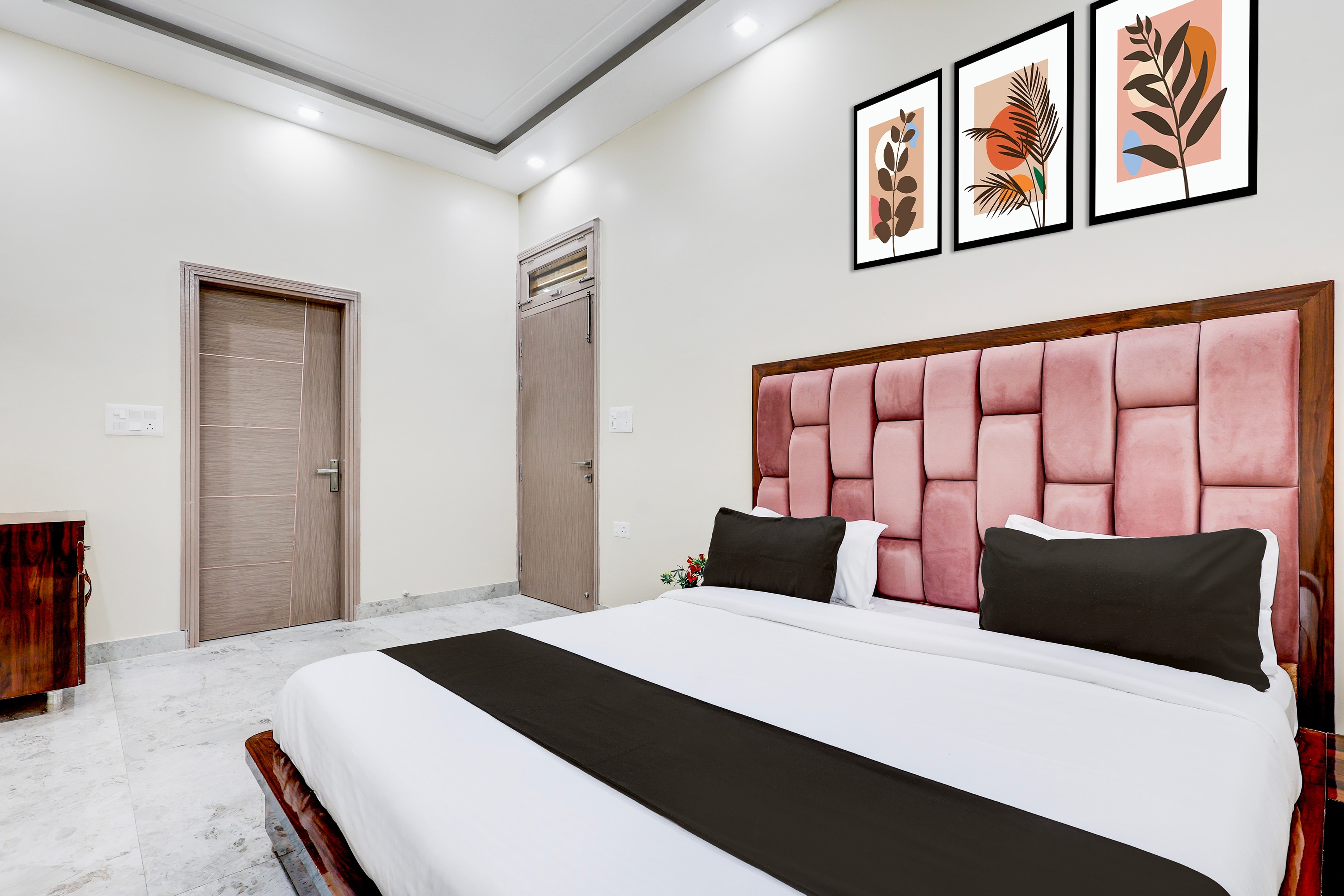 Super Hotel O BAL GOPAL - Tap to explore photos