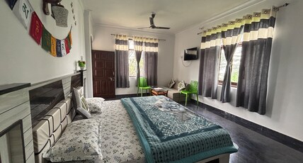 Sunrise Homestay Khajjiar Dalhousie Room Type - Family Room w.mountain view