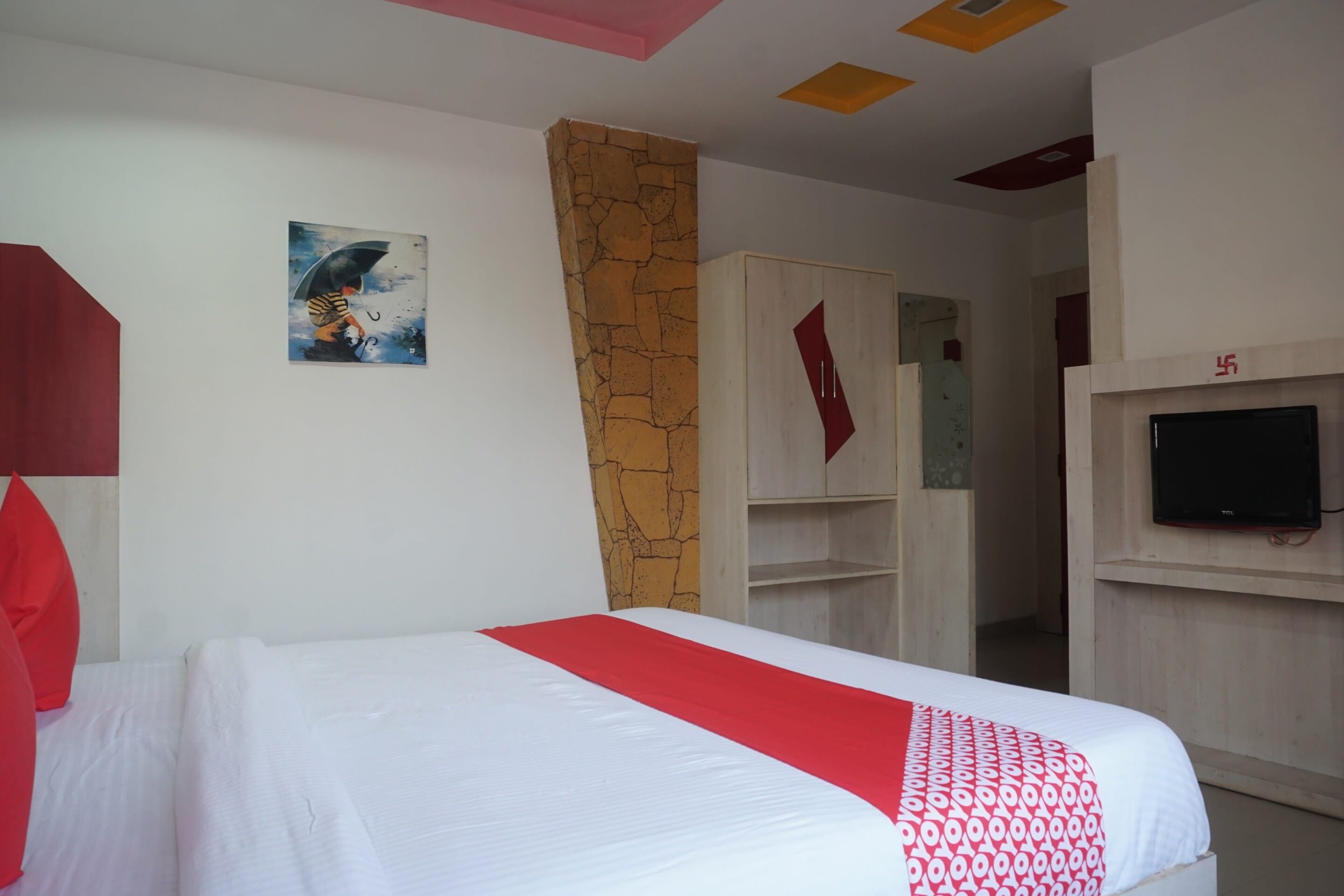 OYO 48939 Hotel Devi Pride - Tap to explore photos