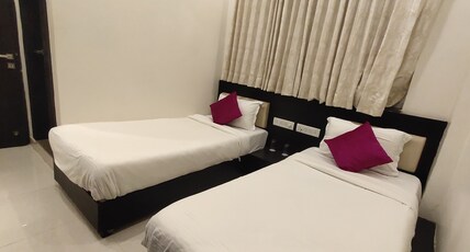 Hotel Suryansh Room Type - Standard Twin-Bed AC Room