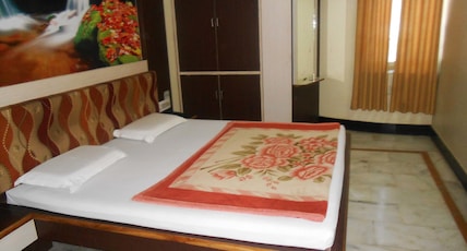 Surya Palace Room Type - Deluxe Room AC
