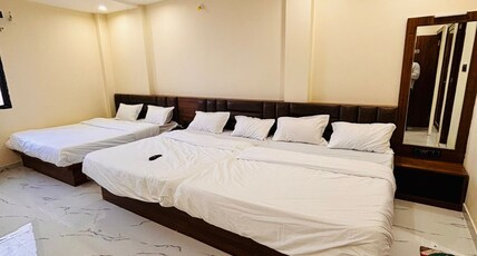 HOTEL GIRIRAJ PALACE Room Type - Six Bedroom