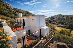 Sky Mount Villa | A 5 BH Valley View Villa