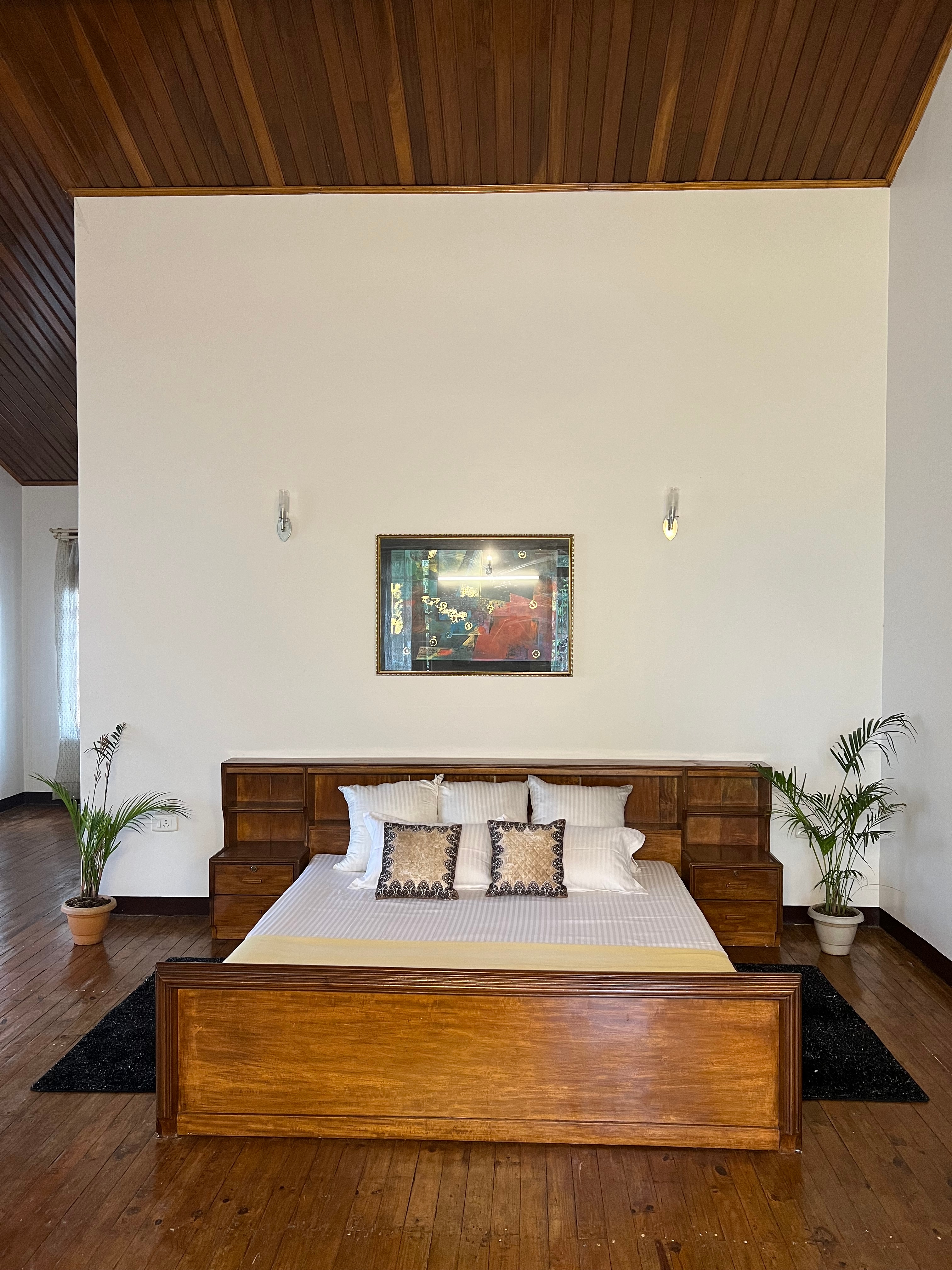 Bellevue Homestay - Tap to explore photos