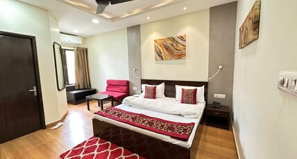 Pamposh Guest House, New Delhi Room Type - Super Deluxe