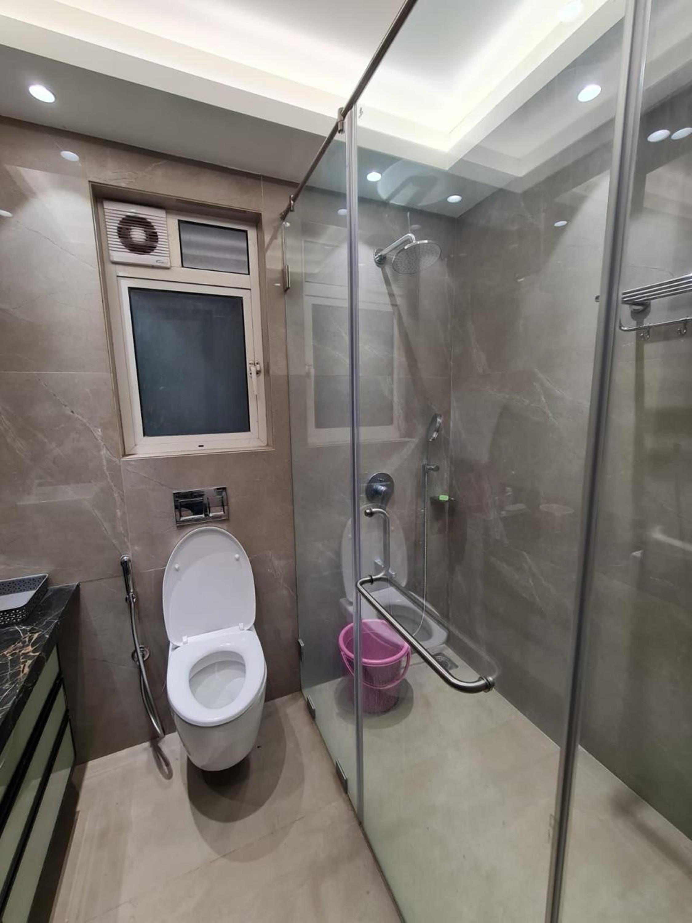 Kova Luxury Service Apartment - Tap to explore photos
