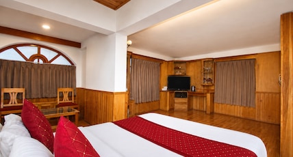 Hotel Yavachi - 300 mts from MG Marg Room Type - Suite Room Hotel Yavachi - 300 mts from MG Marg Room Type - Suite Room