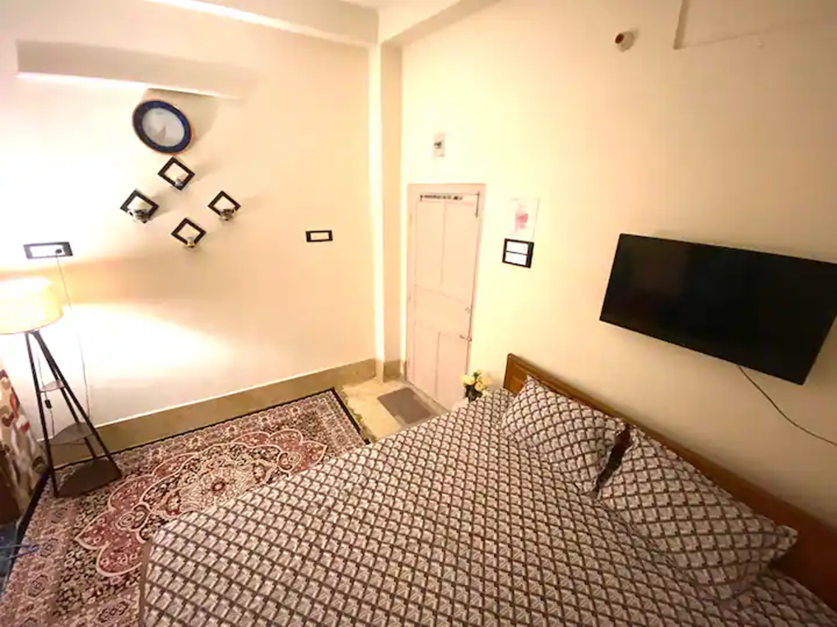 Archies HomeStays Studio Apartments Park Circus Room Type - Spacious Gem @ Central Calcutta