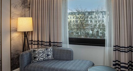 DoubleTree by Hilton Berlin Ku'damm Room Type - KING GUEST ROOM-PARK VIEW