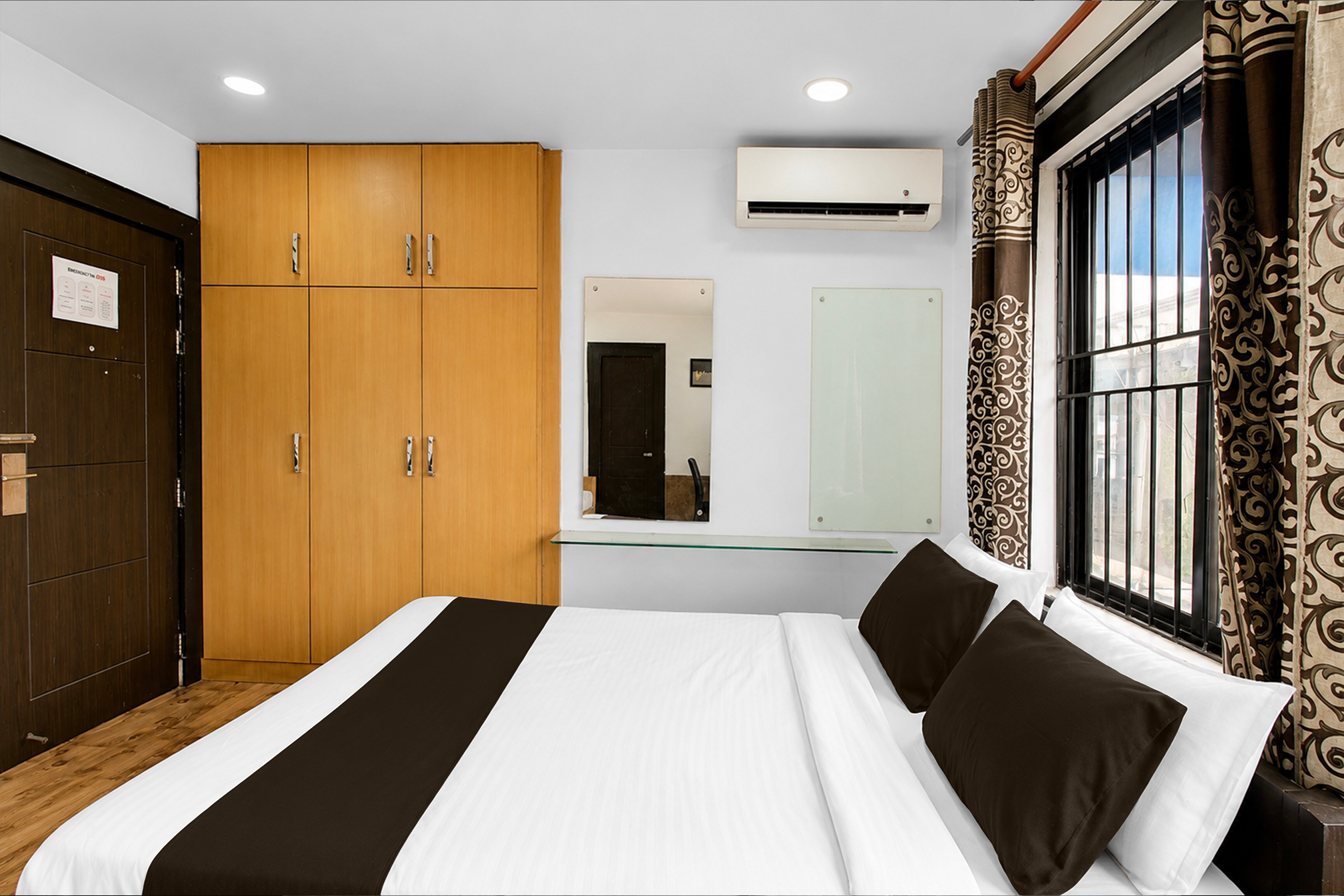 Super Hotel O Bhangagarh Formerly Plaza Inn - Tap to explore photos