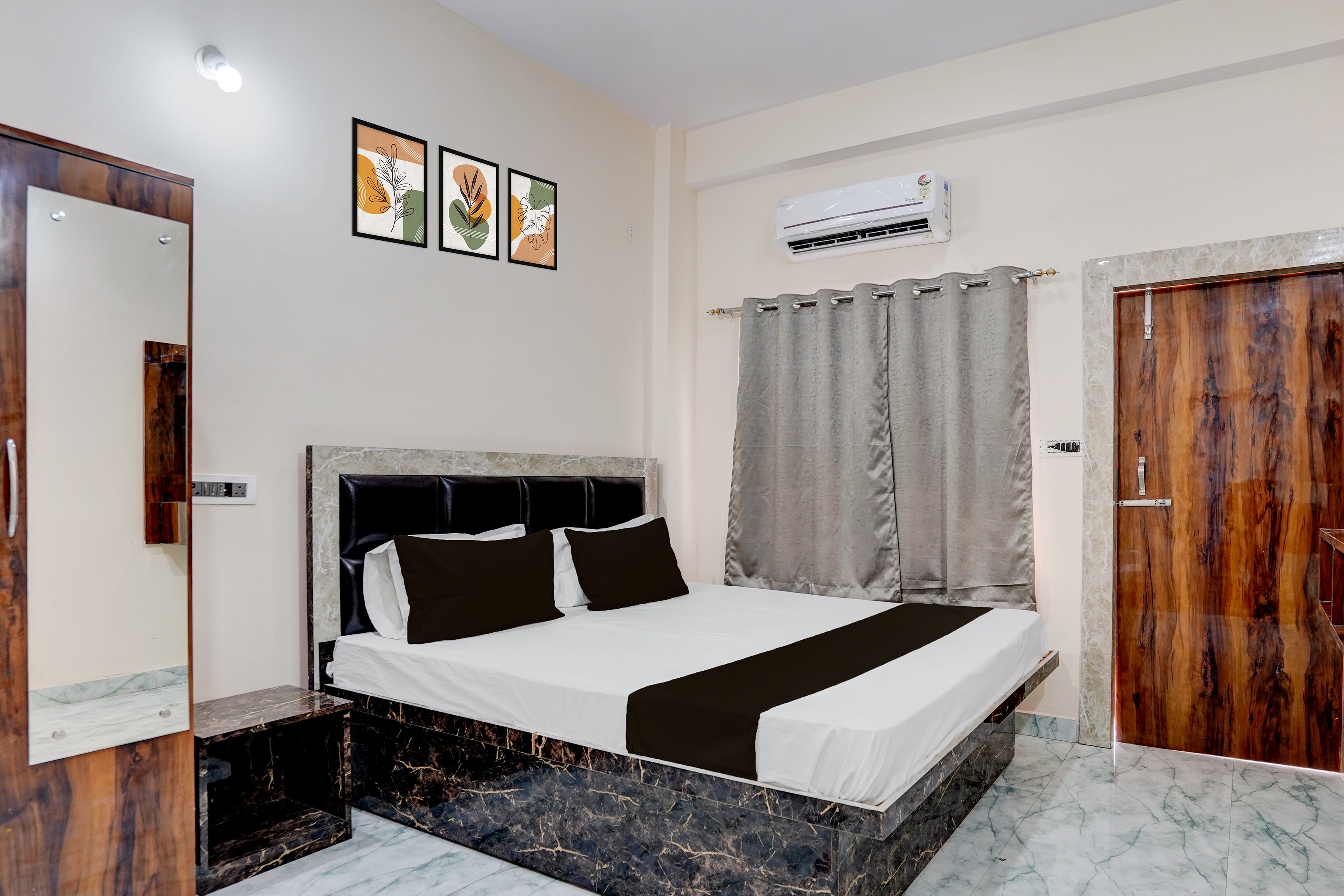 Hotel O by OYO Anand Palace And Event - Tap to explore photos