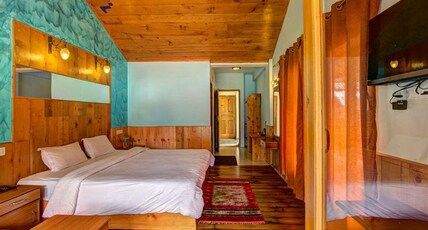 Hotel New Iceland, Manali Room Type - PREMIUM ROOM ( MOUNTAIN FACING)