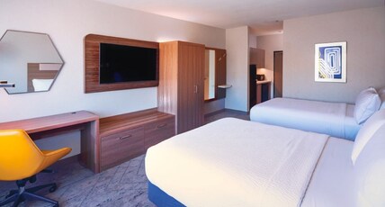 Holiday Inn La Mesa, an IHG hotel Room Type - 2 Queen Standard Accessible Tub Kitchenette