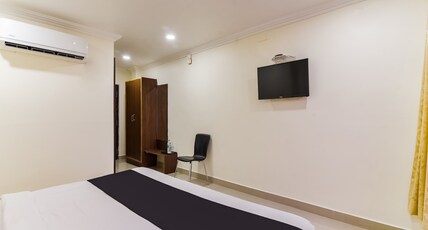 Shri Balaji Residency Room Type - Deluxe AC Room