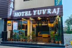 Yuvraj Hotel