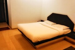 Silver Miles Highway Resort Manor