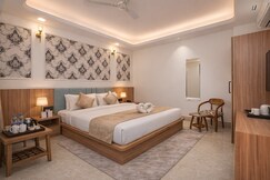 The Corporate Stays A Luxury Business Hotel at Golf Course Road