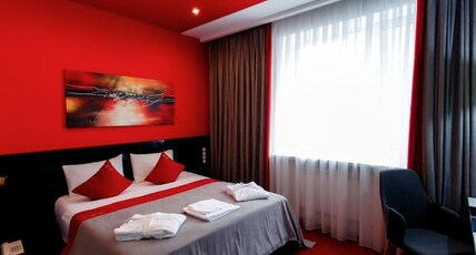 Mildom Premium Hotel Room Type - Double Suite 