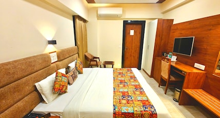 Opulence Inn - 500 Meters From Railway Station Room Type - Deluxe Room Opulence Inn - 500 Meters From Railway Station Room Type - Deluxe Room
