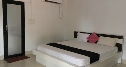 Utsav Upvan Room Type - Cottage Room(King Bed)