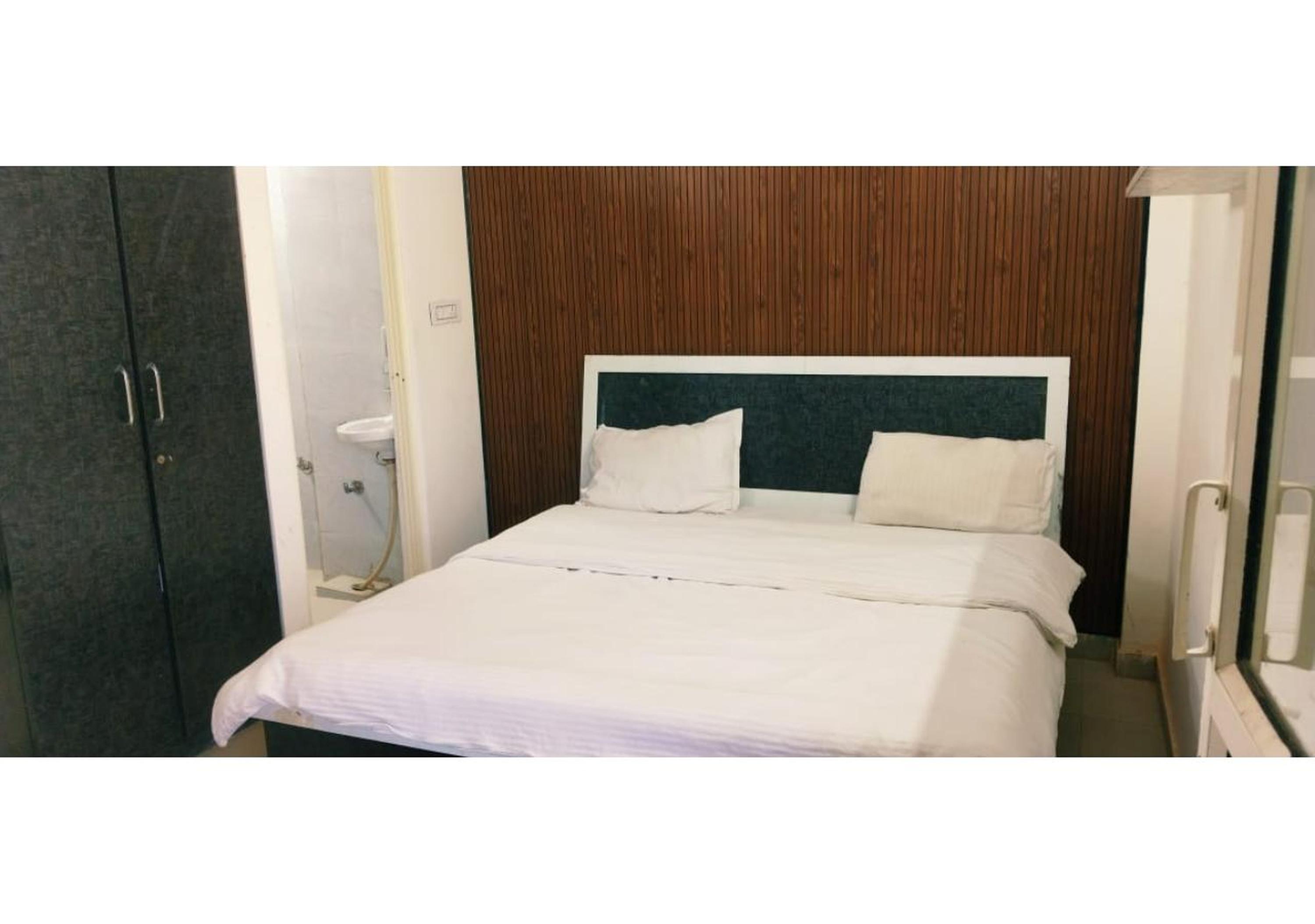 Shrivari SK Home Stay - Tap to explore photos