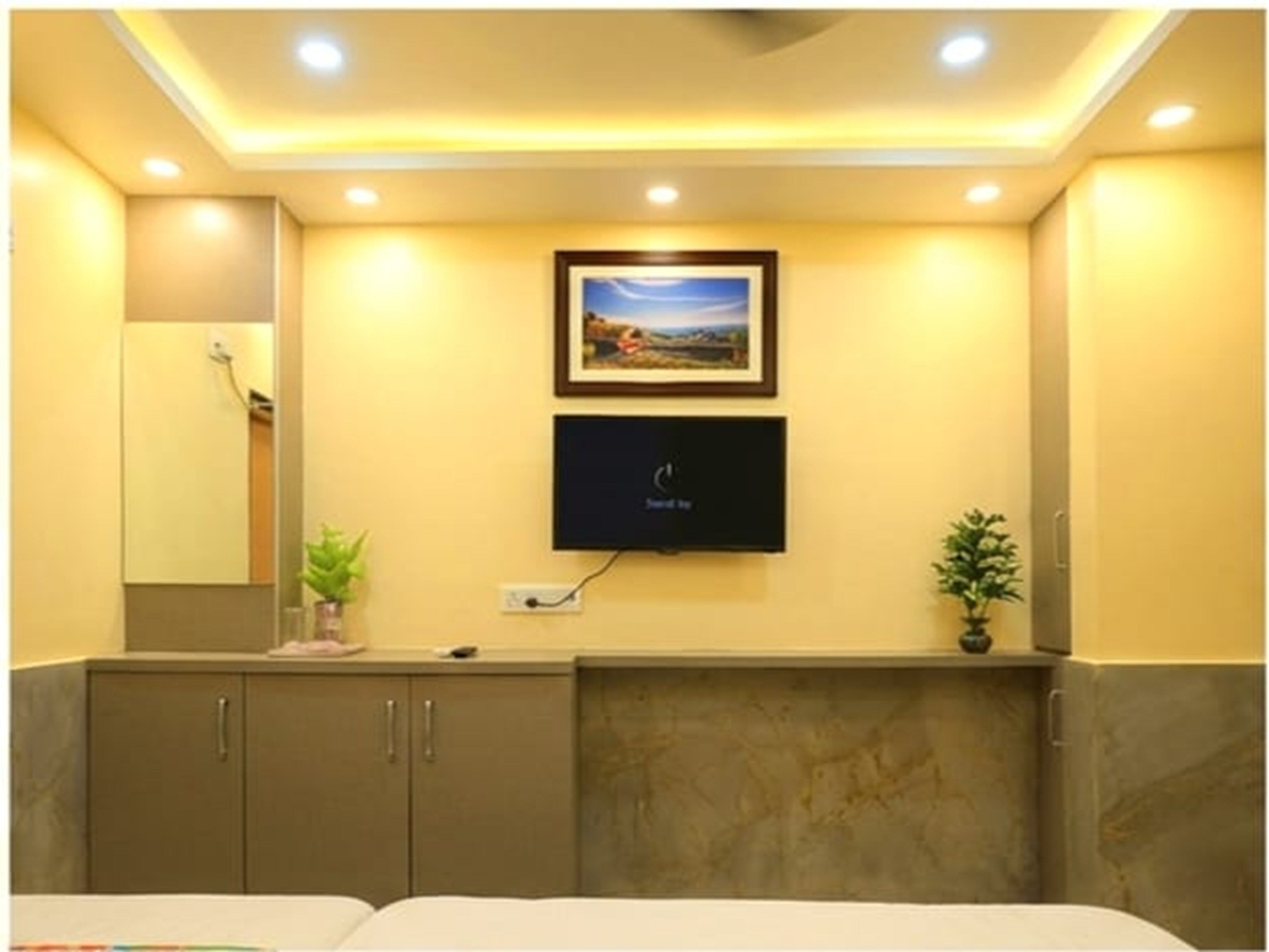 Star ZQ Guest House - Tap to explore photos
