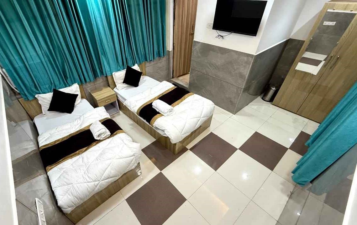Hotel Sheeri Inn - Tap to explore photos