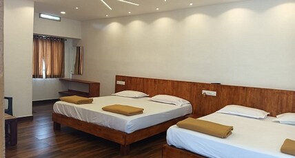 HillTop Valparai Room Type - 6 Bedded Room