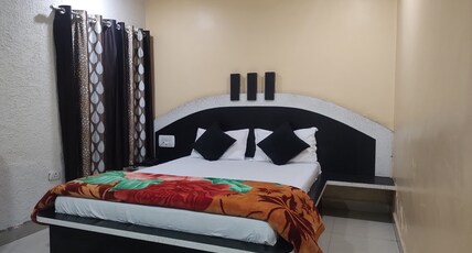 Hotel Bombay Regency Room Type - Deluxe Room