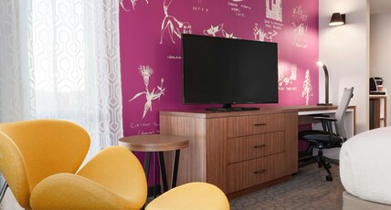 HILTON GARDEN INN BOULDER CO Room Type - 1 KING BED