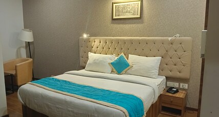 The Crown Hotel & Banquet Room Type - Deluxe