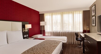 DoubleTree by Hilton Hotel - Nottingham Gateway Room Type - QUEEN ROOM WITH SOFA BED DoubleTree by Hilton Hotel - Nottingham Gateway Room Type - QUEEN ROOM WITH SOFA BED