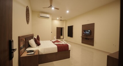 KAYAL RESIDENCY Room Type - SUPER DELUXE ROOM
